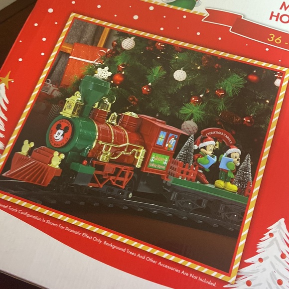 Disney Mickey Mouse Holiday Express Train Set 36 pieces - Picture 10 of 11